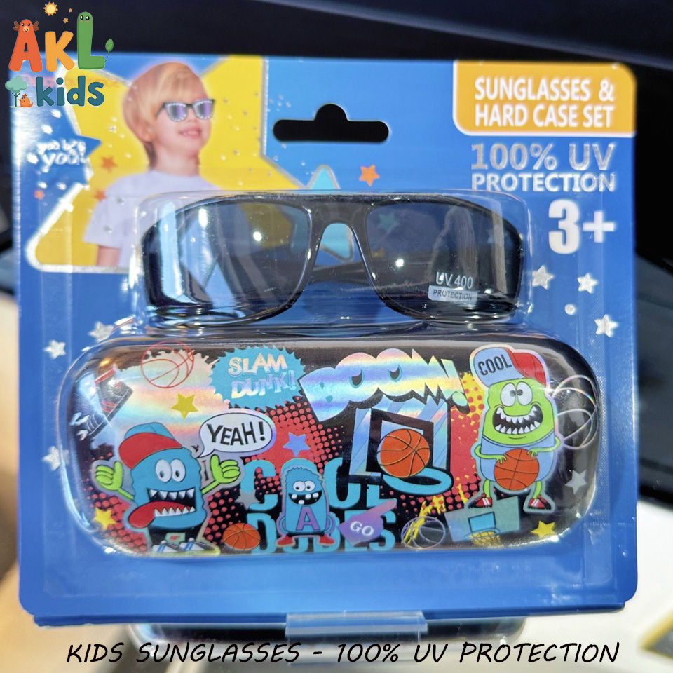 Sunglasses with Case Boom